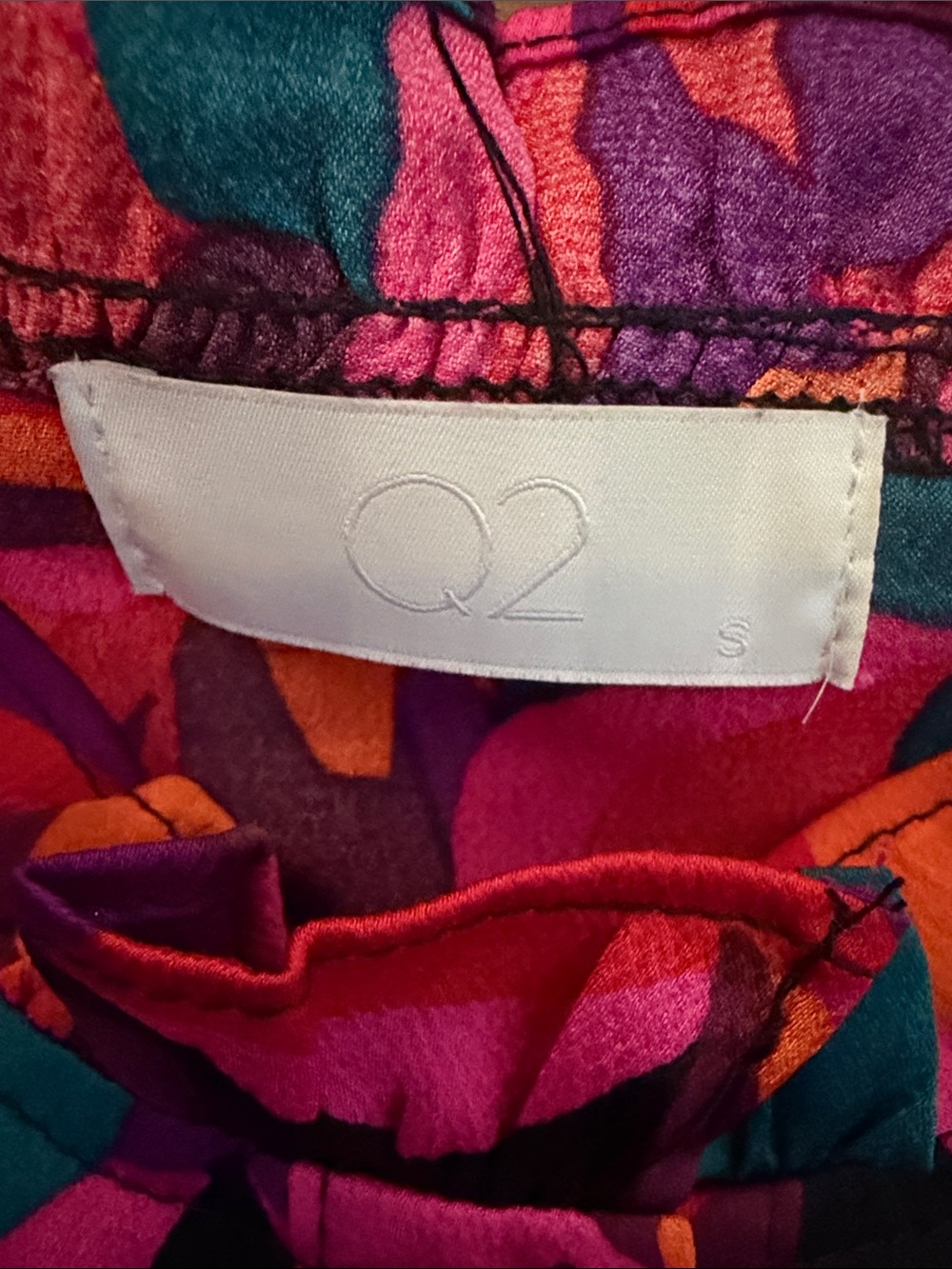 Q2 Colorblock Ruffle Top in Pink, Purple, Orange, Teal-S - Picture 3 of 9